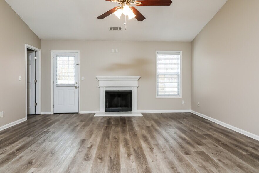 Building Photo - 2662 Sam Calvin Dr