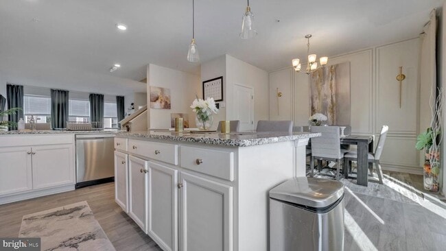 Building Photo - 7748 Venice Ln