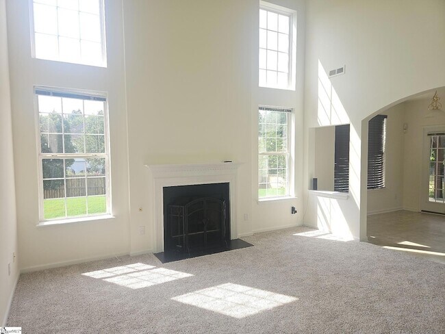 Building Photo - 213 Worcester Ln