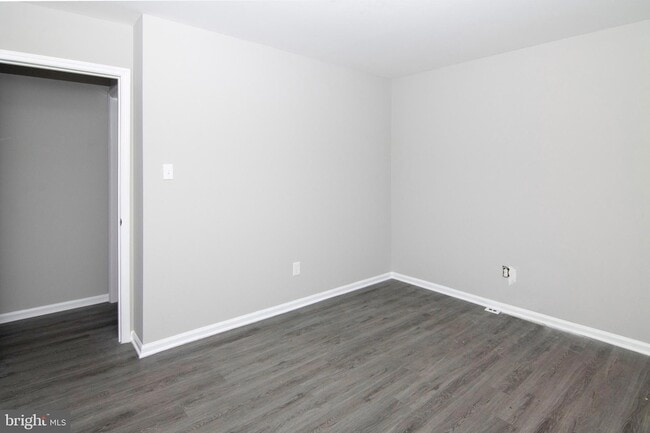 Building Photo - 106 Haines Ave