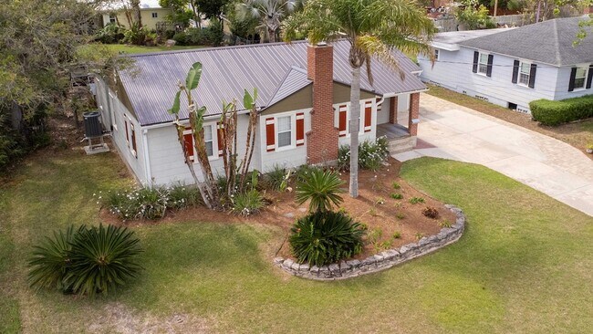 Building Photo - 31 Menendez Rd