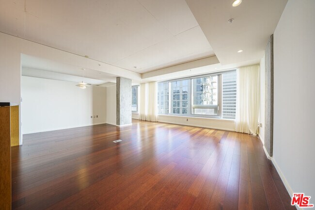 Building Photo - 1155 S Grand Ave