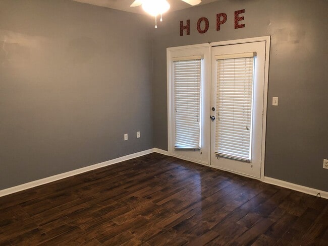 Primary Photo - Great quiet Condo in Auburn available July!