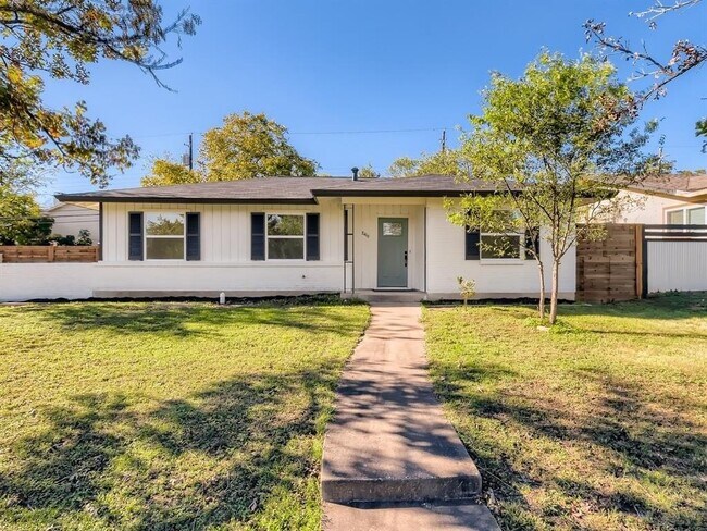 Building Photo - 8416 Maine Dr
