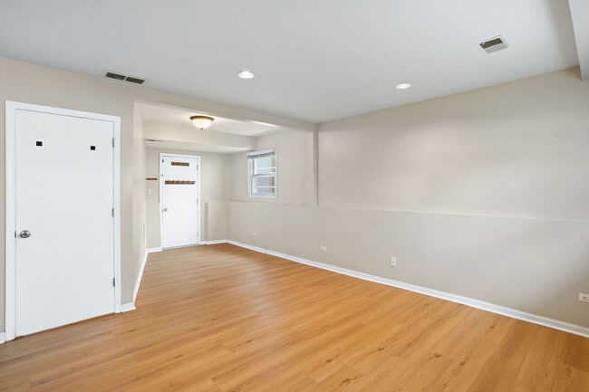 Building Photo - 2614 La Brecque Dr