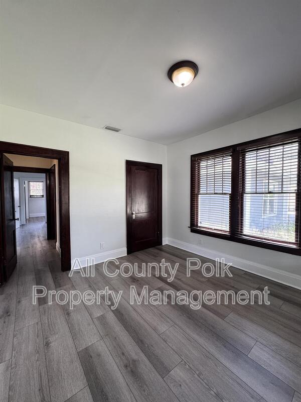 Building Photo - 202 W Belmar St