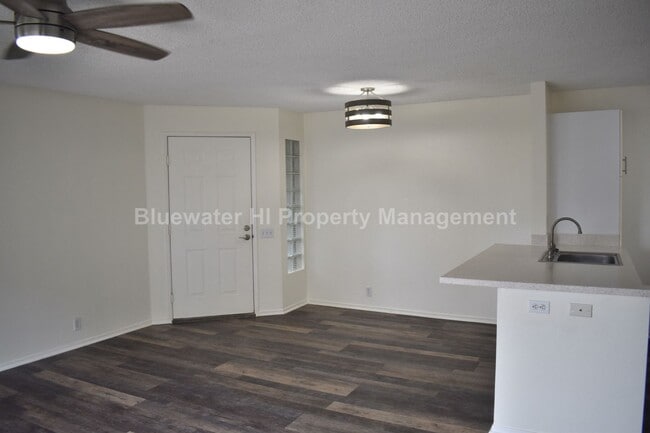 Building Photo - Desirable 2/2/2 Sun Rise Townhome (Ewa Beach)