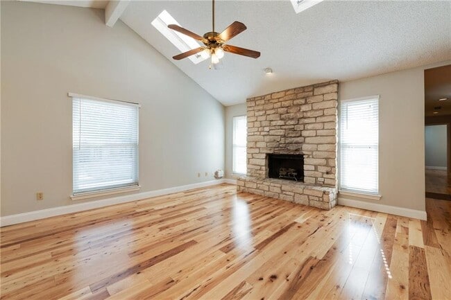 Building Photo - 1801 W 37th St