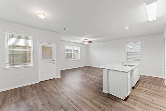 Building Photo - 24822 Landolfi Dr