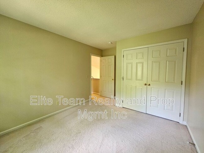 Building Photo - 4015 Brownes Ferry Rd