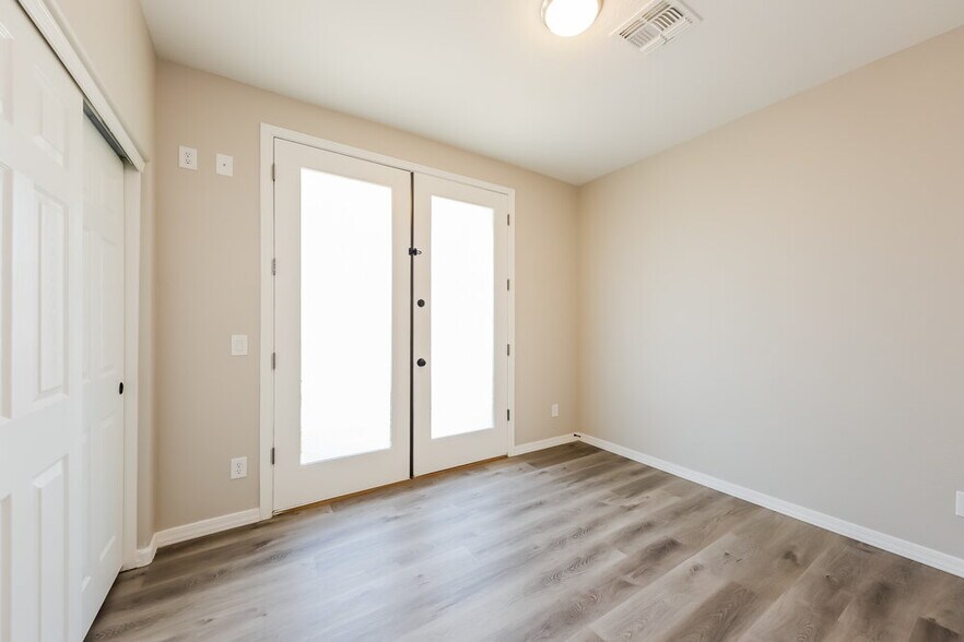 Building Photo - 2373 W Sleepy Ranch Rd