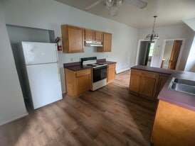 Building Photo - 210 Beech St