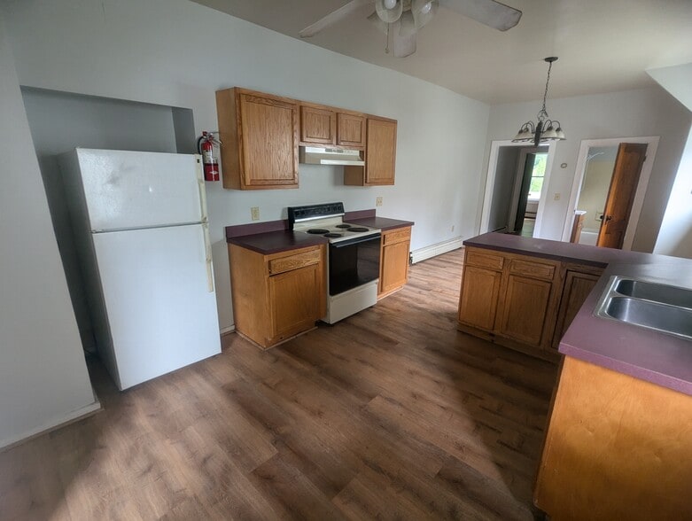Primary Photo - 210 Beech St