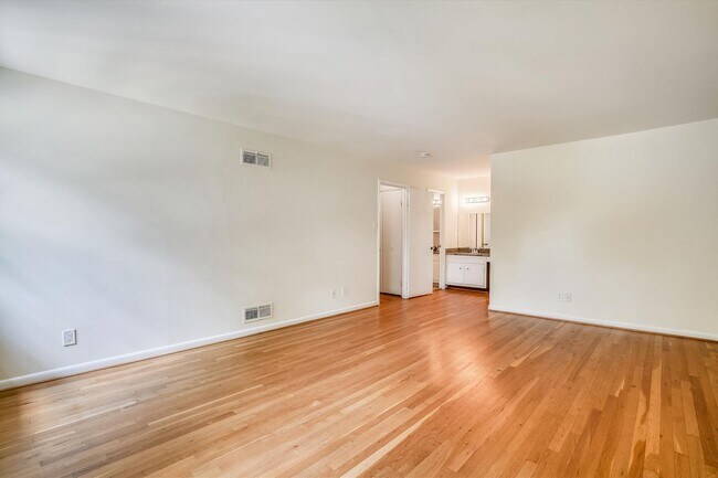 Building Photo - 11200 Powder Horn Dr