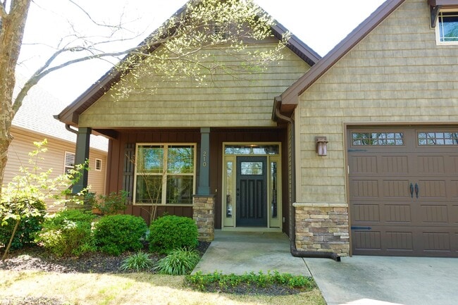 Building Photo - 210 Windthistle Dr