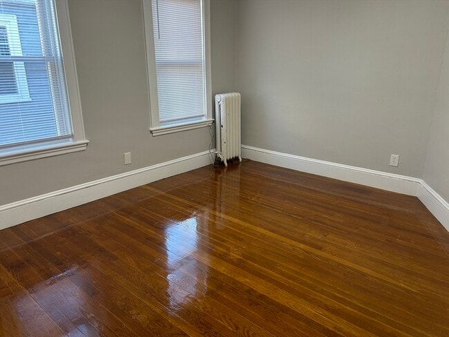 Building Photo - 21 Carney St