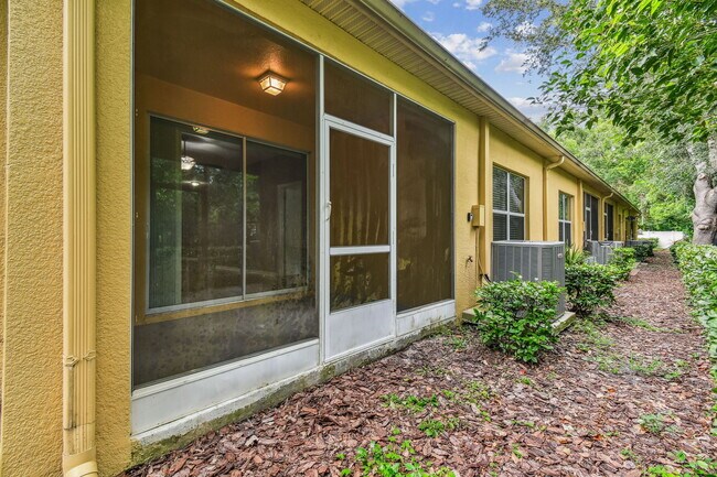 Building Photo - 6348 Linda Lou Ln