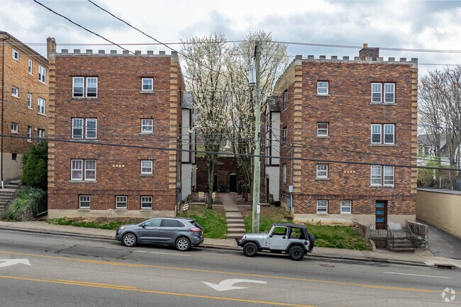 Building Photo - 5132-5136 Montgomery Rd