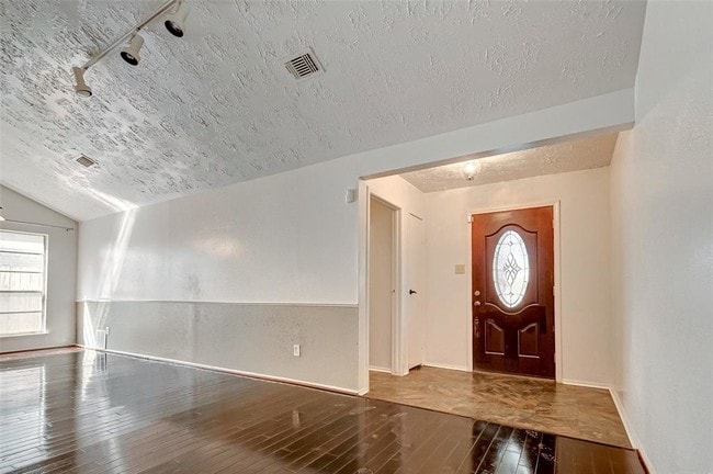 Building Photo - 14719 Wind Cave Ln