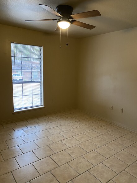 Building Photo - 7 Hanberry Cv