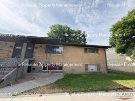 Building Photo - 327 Cottage Pl