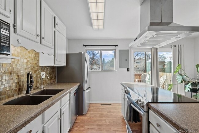 Building Photo - 1438 Laurette Dr