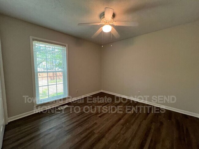 Building Photo - 7108 Calamar Dr