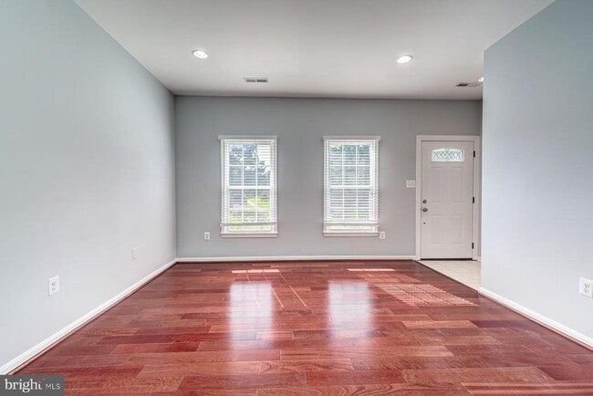 Building Photo - 9420 Packard Way