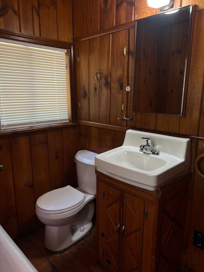 Building Photo - River Pines Home