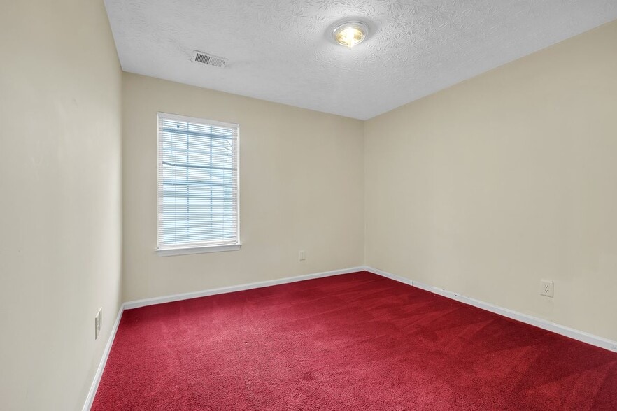 Building Photo - 5475 Hampton Ct