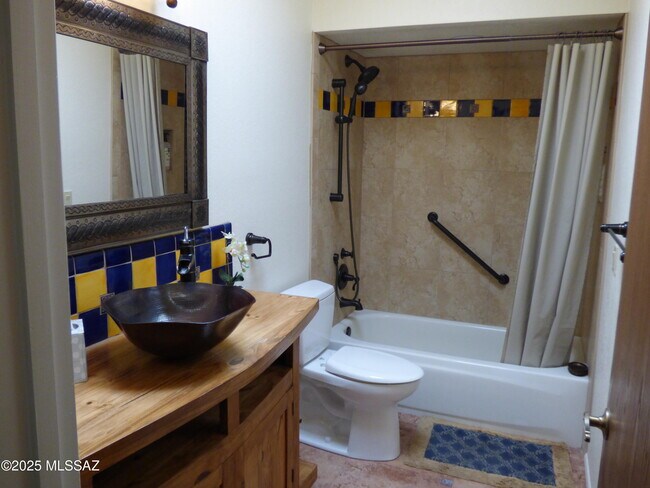 Building Photo - 5110 N Placita Del Lazo