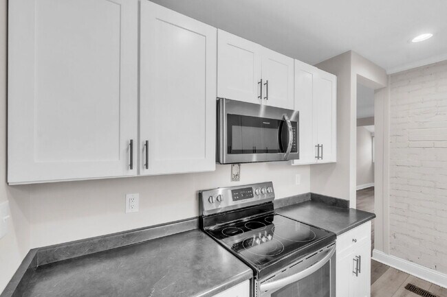 Building Photo - Updated 2 Bedroom / 1 Bath Home in Spartanburg $1,205/mo rent