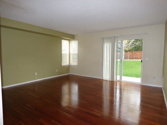 Building Photo - Fabulous Highlands Ranch Home!