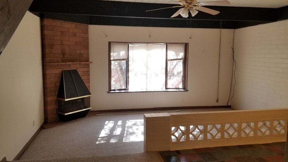 Building Photo - 2772 University Ave