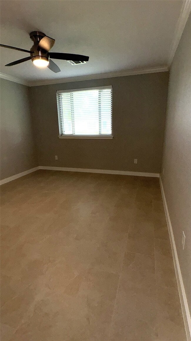 Building Photo - 212 Stratmore Dr