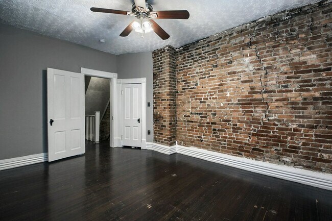 Building Photo - 226-228-228 Wilber Ave