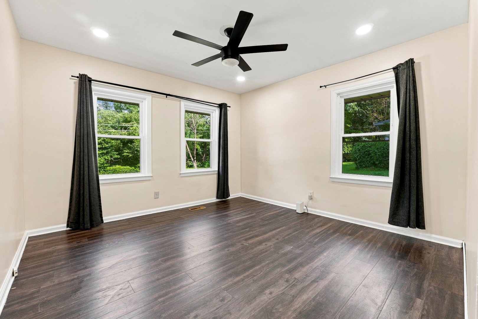 Building Photo - 2875 Orion Dr