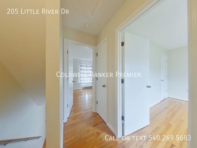 Building Photo - 205 Little River Dr
