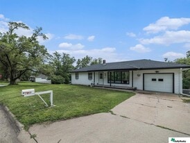 Building Photo - 7303 Graceland Dr