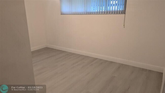 Building Photo - 2080 SW 38th Ave