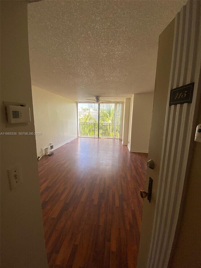 Building Photo - 16909 N Bay Rd