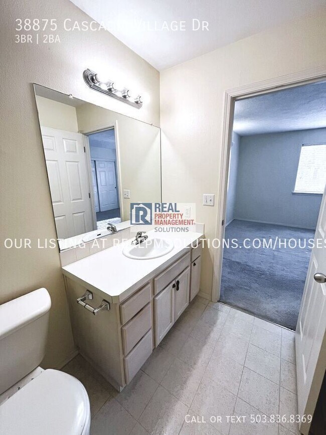 Building Photo - 38875 Cascadia Village Dr