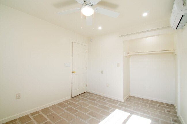 Building Photo - Newly Remodeled Home Near University of Arizona!