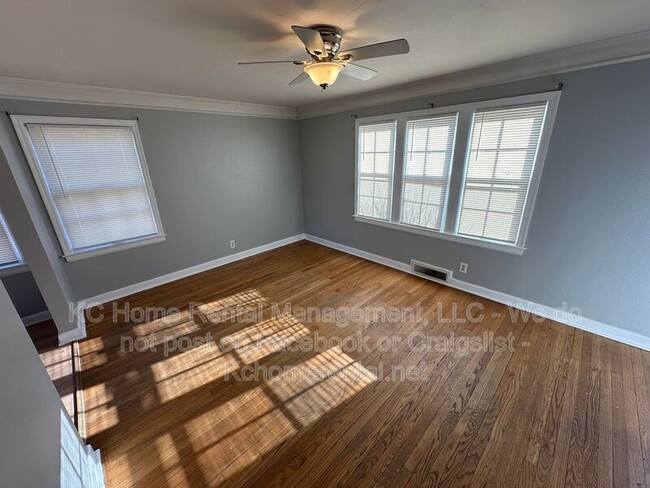 Building Photo - 4418 Sunrise Dr