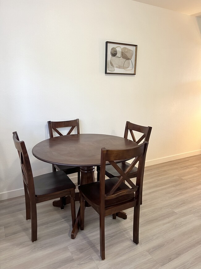 Dining Room - 219 14th Ave S