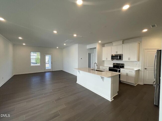 Building Photo - 160 S Finley Lndg Pkwy