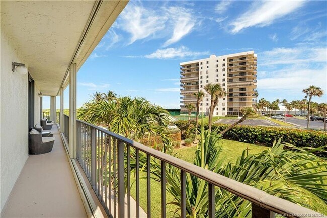 Building Photo - 10000 S Ocean Dr