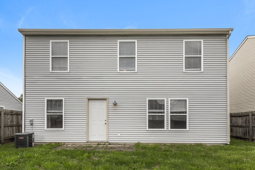 Building Photo - 2371 Summerwood Ln