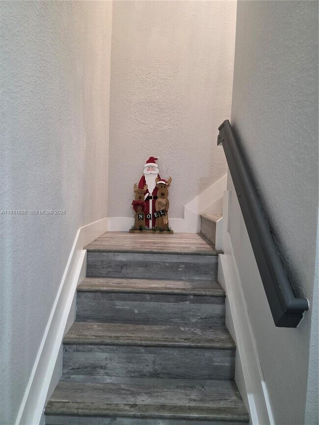 Building Photo - 4972 SW 127th Ave