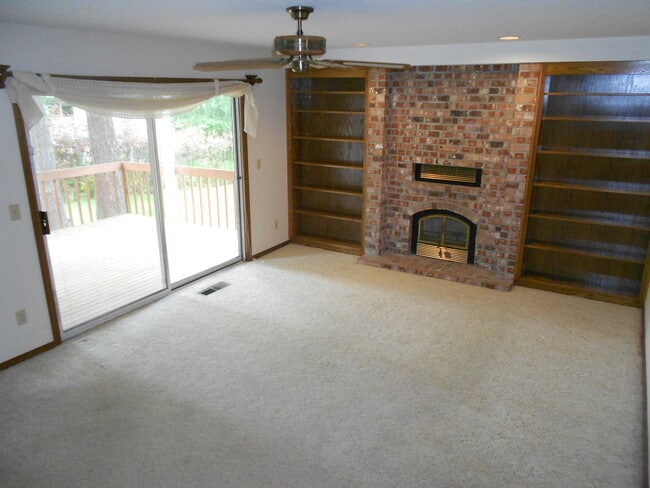 Building Photo - * Room to Roam at Hidden Springs in West L...